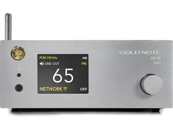 Gold Note DS-10 EVO ezüst hálózati audiólejárat, kijelzőn "65" felirattal, forgógombbal, antennával és arany logóval