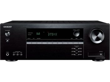 Svart forside på Onkyo TX-NR5100 hjemmekinoforsterker, grønt display, kontrollknapper og hjul