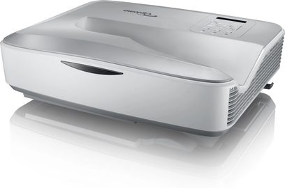 Optoma HZ45UST hvid videoprojektør, set ovenfra og forfra, afrundet rektangulær form, forskudt linse