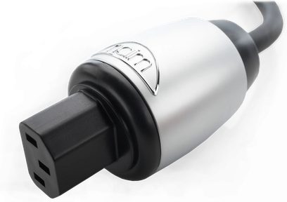 Naim Audio Power-Line grå netledning, sort IEC-stik, indgraveret logo, nærbillede