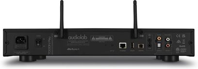 Audiolab 7000N Play netværksafspiller sort set bagfra med Ethernet-, USB-, koaksial-, optisk-, RCA-stik og to Wi-Fi-antenner