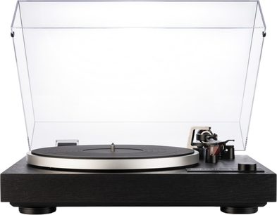 Schwarzer Hi-Fi-Plattenspieler Dual CS 518 mit Holzsockel, silbernem Metallteller, hochgeklappter transparenter Kunststoffhaube und sichtbarem Tonarm rechts, Frontansicht