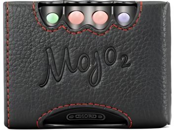 Černé kožené pouzdro Chord Mojo 2 se čtyřmi barevnými tlačítky, červeným prošíváním, embosovaným logem a otvorem pro konektory