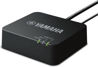 Yamaha YWA-10 trådløs sender, rektangulær sort boks, to antenner, hvidt logo og tekst på toppen