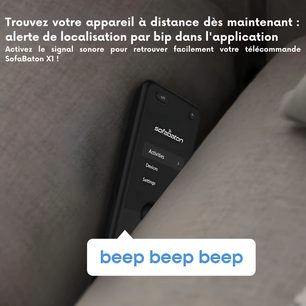 Mando a distancia hi-fi Sofabaton X1 negro deslizado entre dos cojines de sofá con alerta sonora beep beep beep