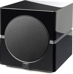 Subwoofer Dynamo 10 in schwarzem Hochglanzlack, perspektivische Ansicht, kubische Form, glänzende Oberfläche, schwarze runde Frontabdeckung
