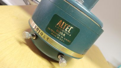 Altec Lansing 806A 16 ohm højttaler, mørkegrøn, med to forgyldte justeringsknopper på siden