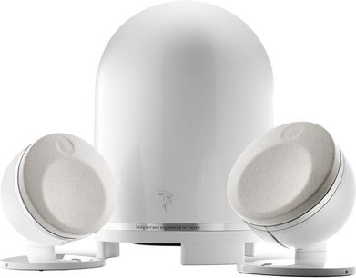 2.1 højttalersæt fra Focal Dome 2.1 i sort, bestående af to sfæriske satellithøjttalere og en hvid cylindrisk subwoofer
