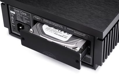 Naim Uniti Core sort CD-afspiller, bagvisning tæt på der viser stik og tekniske specifikationer