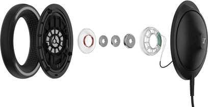 Sluten hi-fi-hörlurar Sennheiser HD 620S i sprängskiss som visar de inre komponenterna uppradade horisontellt