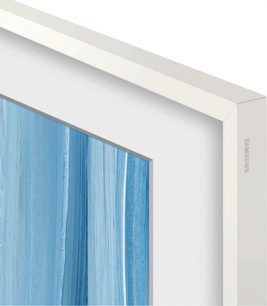 Witte Samsung The Frame tv-lijst, close-up vanuit een hoek met brede rand rond een blauw scherm