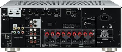 Pioneer VSX-924-S sølvfarvet hjemmebiografsforstærker, frontpanel, frontvisning, mange stik og justeringsknapper