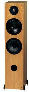 Lydsøjle fra Davis Acoustics Kadillac 5 i lyst træ med 3 runde sorte højttalere i forskellige størrelser og en diskant, set forfra