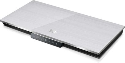 Samsung BD-D6900 4K Blu-ray-afspiller set forfra, gråt metalkabinet, sort front med display og kontrolknapper
