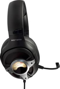 Hi-fi slúchadlá Meters Level Up čierne, pohľad zboku s veľkým hlavovým mostom, mikrofónovým káblom a VU meračom na mušľi slúchadla