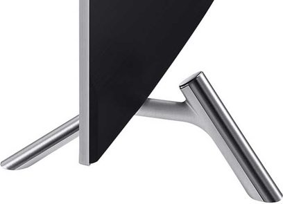 Samsung UE75MU7005 televizorius, matomas iš šono, išjungtas ekranas, sidabrinės spalvos metalinis rėmas ir kojelė, plonas ir elegantiškas dizainas