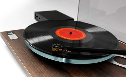 Rega Planar 3 nøddetræ + Exact-pickup og Neo PSU MK2 (Begrænset udgave)