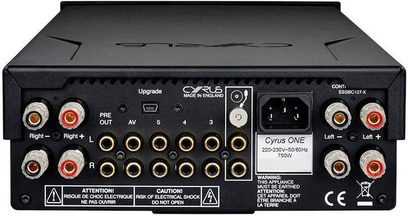 Frontvisning af en sort Cyrus ONE stereo hi-fi-forstærker med tilslutninger, knapper og indikatorlys på forsiden