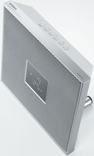 Trådløs, tilsluttet Yamaha ISX-80 højttaler i hvid, set forfra, metalrist, LED-skærm, trykknapper