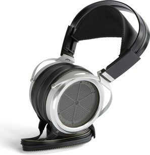 Åben hi-fi hovedtelefon STAX SR-009 i sort og sølv, set fra venstre profil, runde ørepuder, polstret hovedbøjle, snoet kabel