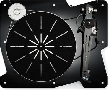 Hi-fi vinylpladespiller Vertere Acoustics Pack DGX Sabre Lite sort, sortlakeret metalkabinet, rundt sort filt-tallerken med radiale slidser, lige metal-tonearm med synlige kabler, set fra oven