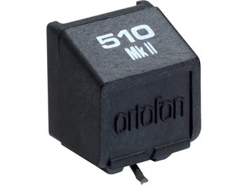 Diamant pro gramofonovou hlavici Ortofon STYLUS 510 MK II, pohled v perspektivě, černý kryt s bílými nápisy