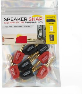 Goldene und rote Bananenstecker-Lautsprecherkabel in transparenter Kunststoffverpackung, Anschlüsse für Lautsprecher und Receiver