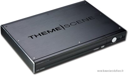 Themescene HD-3000 multimediafremviser set forfra, rektangulært sort kabinet med børstet aluminiumsfront og logo