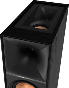 Enceinte colonne Klipsch R-605FA noire, vue de face en perspective, avec haut-parleurs apparents derrière une grille noire