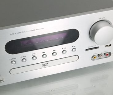 Tangent MCS-650 Hi-Fi sølvfarvet stereo DVD-afspiller, frontpanel med LED-display, knapper og tilslutninger