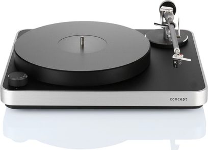 Černostříbrný gramofon ClearAudio Concept s trubkovým ramenem a přenoskou, pohled z předního tříčtvrtečního úhlu
