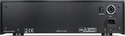 Sort Gold Note PSU-1000 hi-fi-strømforsyning set bagfra med AC-netstik, rund PSU-udgang og Master-afbryder