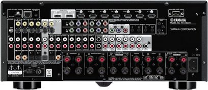 Yamaha RX-A3030 sort hjemmebiografsforstærker, frontpanel, frontvisning, mange stik og knapper, digitalt display