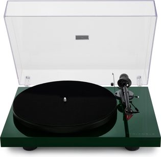 Triangle Lunar 3 pladespiller i blank grøn med gennemsigtigt opslået støvlåg, sort pladetallerken og tonearm