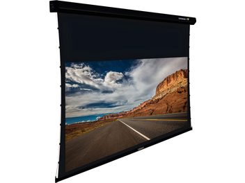 Ecrã de projeção motorizado Lumene COLISEUM UHD 4K 350 V 4/3, moldura preta, imagem exibida mostrando uma estrada ladeada por montanhas sob um céu nublado