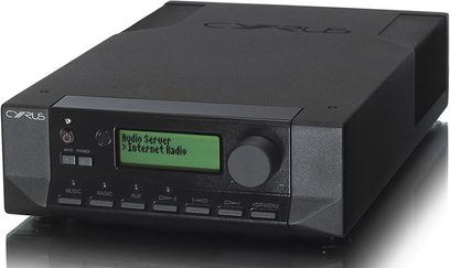 Cyrus Stream XP sort netværksaudioafspiller, frontvisning, grønt display "Audio Server Internet Radio", knapper og stik