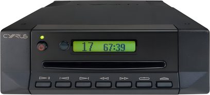 Reproductor de CD Cyrus CD i, vista frontal, carcasa negra, pantalla verde, 7 botones, toma de auriculares, interruptor de encendido