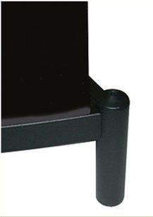 Ekstra hylde til Atacama Audio Equinox AV-modul, sort. Matsort cylindrisk fod. Rektangulær sort hylde.