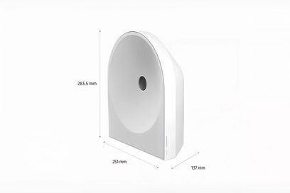 Altoparlante connesso Samsung HW LS51H bianco, vista di tre quarti, forma ad arco con facciata ovale incavata e foro centrale