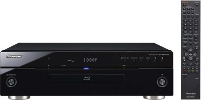 Pioneer BDP-51FD sort 4K Blu-ray-afspiller, set forfra, front med display, diskskuffe, knapper og fjernbetjening