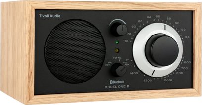Tivoli Model One BT bordradio i eik/svart, svart front med rundt høyttalerelement og stor innstillingsskive