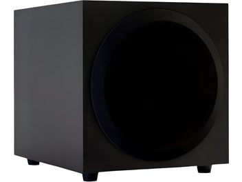 Eltax SW800 svart subwooferkabinett, kubformat troligen i kompositmaterial, stort cirkulärt frontmonterat högtalarelement, 3/4-vy