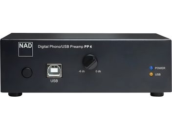Προενισχυτής φωνογράφου USB NAD PP4 μαύρος, μπροστινή όψη με λογότυπο, επιγραφές, θύρα USB, 2 LED, υποδοχή τροφοδοσίας στη δεξιά πλευρά