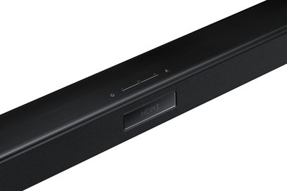 Samsung HW-H450 sort soundbar, nærbillede forfra af højre side med kontrolknapper og "HDMI"-påskrift