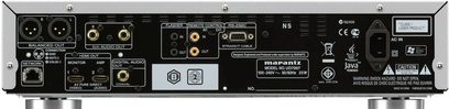 Bagpanel på en sort Marantz UD7007 Blu-ray-afspiller med forskellige digitale og analoge lyd/video-stik