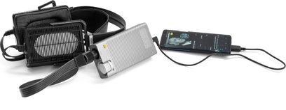 Przetwornik cyfrowo-analogowy audio STAX SRM-D10, czarne etui transportowe, kabel USB, kabel audio, widok z przodu i z góry
