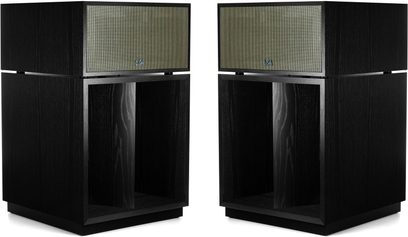Diffusori da pavimento Klipsch La Scala AL5 neri, visti di fronte e di lato, casse in legno nero, altoparlanti dietro griglie dorate