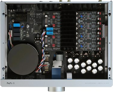 Matrix Audio NA-1, kõrvaklapivõimendi sisemine vaade koos elektroonikaplaatide, trafo ja kondensaatoritega