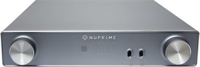 Convertitore audio NuPrime AMG DAC in alluminio argento, vista frontale, due grandi manopole, display centrale, due levette
