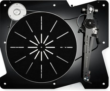 Platine vinyl hi-fi Vertere Acoustics Pack Raw DGX sort, sortlakeret metalkabinet med udskæringer, cirkulær akrylplade på sort filtmåtte med radiale perforeringer, Groove Runner X tonearm i grå til højre, gennemsigtig rem til sølvfarvet motor, set fra oven